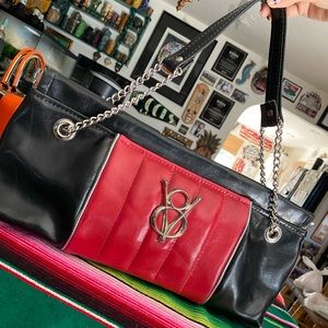 Trophy queen V8 purse